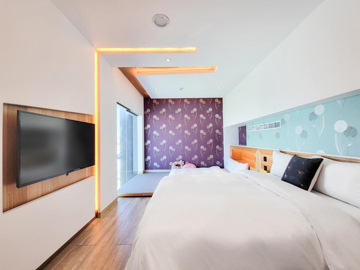 Check Inn Taichung Zhongshan Zewnętrze zdjęcie